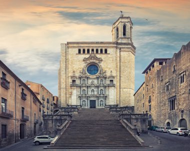 Catedral de Santa Maria Gerona, önden görünüm