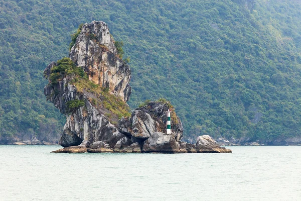 Zeegezicht van halong baai, vietnam — Stockfoto