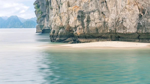 Zeegezicht van halong baai, vietnam — Stockfoto