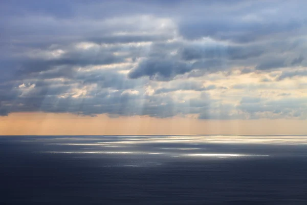 Dramatisk himmel bakgrund — Stockfoto