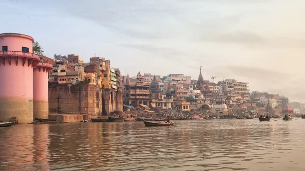 Heilige ghat van Varanasi, India — Stockfoto