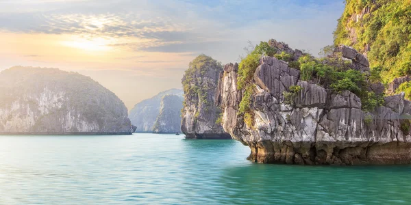 Halong Bay seascape, Vietname — Fotografia de Stock