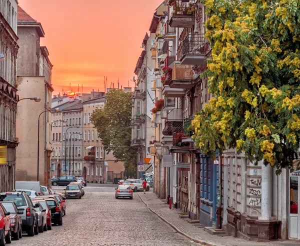 Узкие традиционные улицы Европы — стоковое фото