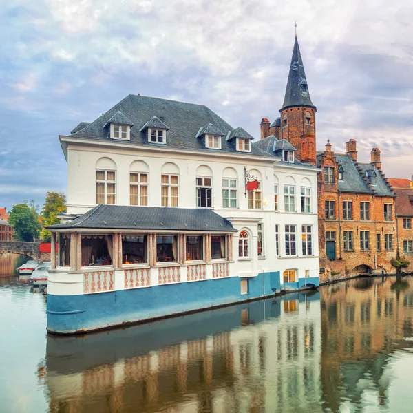 Canales de Brujas al amanecer — Foto de Stock