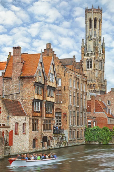 Bruges historische Häuser und Kanäle — Stockfoto