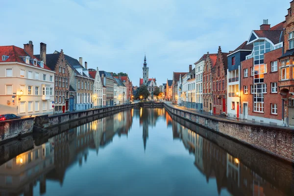 Jan van Eyck Square Spiegelrei, Bruges vizekkel — Stock Fotó