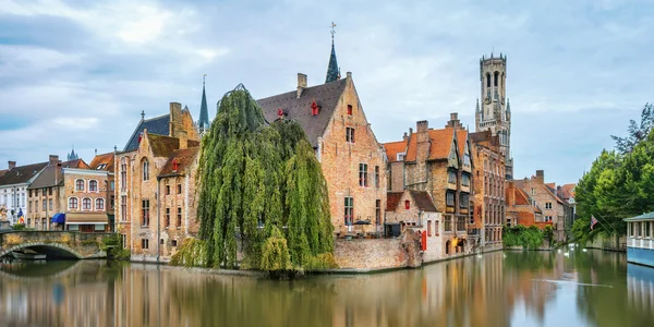 Brugge canals at sunrise — Stock Photo, Image