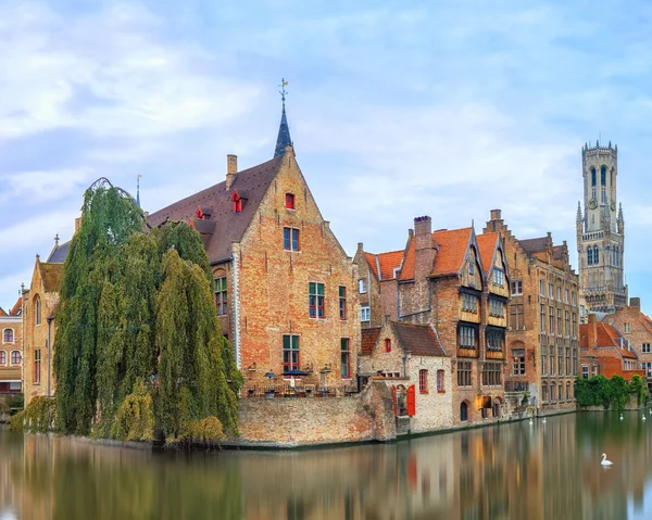 Brugge canals at sunrise — Stock Photo, Image