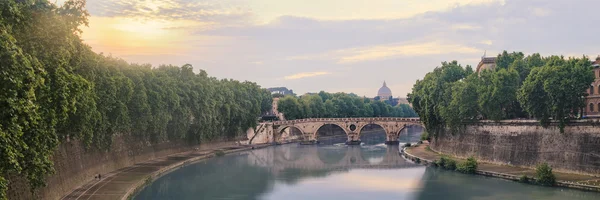 Ponte sisto brücke in rom — Stockfoto