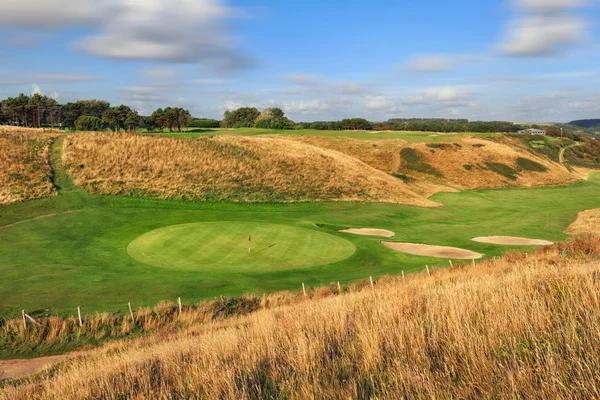 Campo de golf en las montañas —  Fotos de Stock