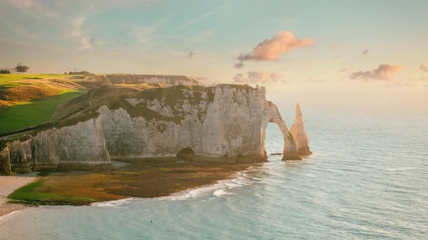 Famouse Etretat arch rock, Francie — Stock fotografie