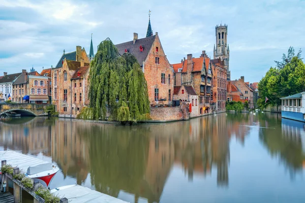 Brugge canals at sunrise — Stock Photo, Image