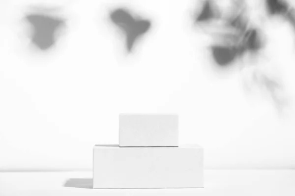 Cajas Blancas Vacías Diferentes Formas Sobre Fondo Claro Con Sombra — Foto de Stock