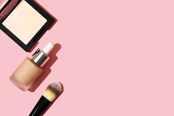 Makeup Produkter För Hudton Pensla För Foundation Cream Puder Fyrkantig — Stockfoto