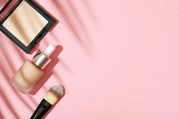 Makeup Produkter För Hudton Borsta För Foundation Cream Puder Fyrkantig — Stockfoto