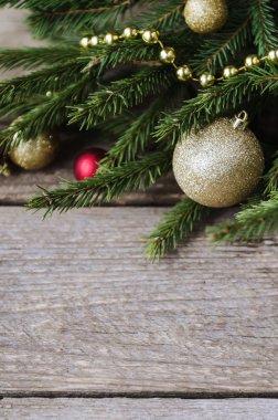 Noel süsleri çam dal