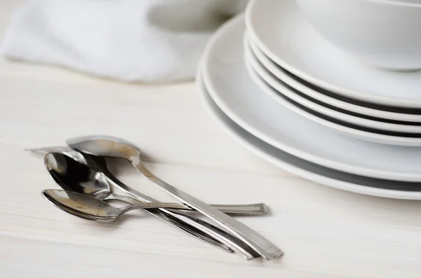 White plates and bowls — Stock Photo, Image