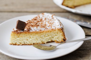 pasta çikolata ile sırlı