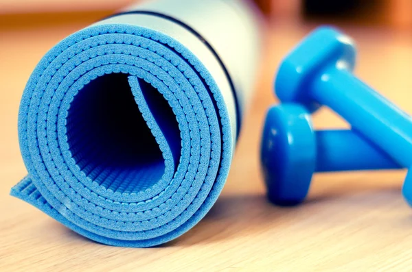Mat Yoga fitness dersleri ve halter - instagram filtre