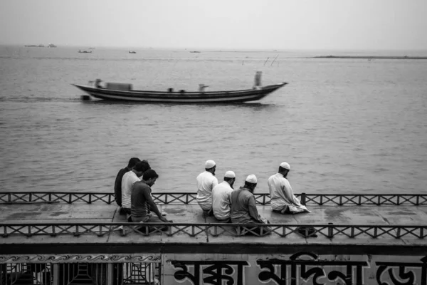 Grupo Muçulmanos Rezando Barco Capturei Esta Imagem Rara Mawa Bangladesh — Fotografia de Stock