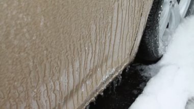 arabanın içinde buz fırtınası,