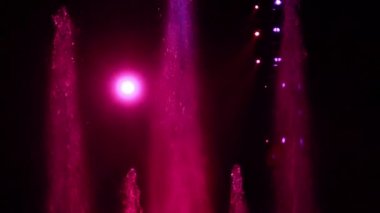 konser ışıklar yanıp sönüyor