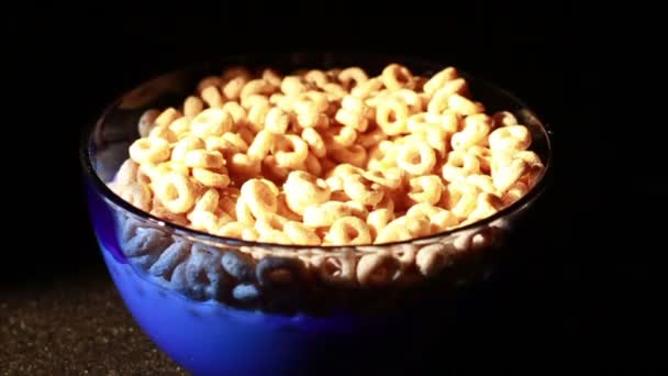 Céréales dans un bol .