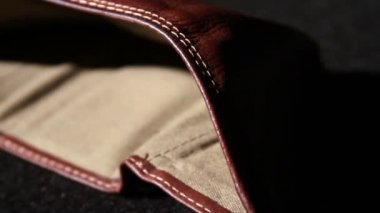 Hiç para ile deri cüzdan