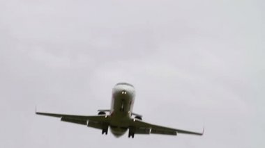 Jet uçak iniş ve alma kapalı