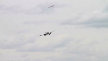 Jet uçak iniş ve alma kapalı
