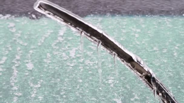 Buz saçağı erimesi — Stok video