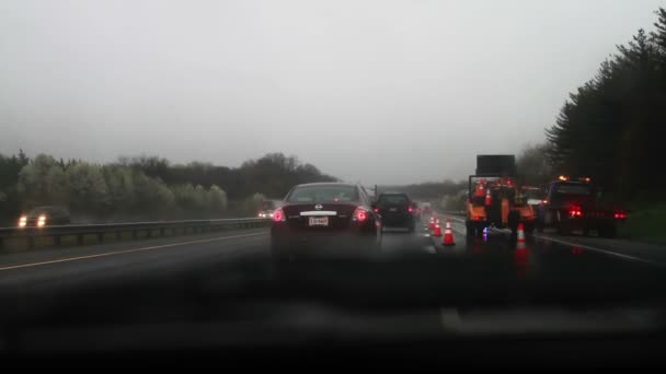 Choque de coche en la carretera — Vídeos de Stock