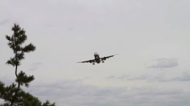 Jet uçak iniş ve alma kapalı