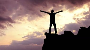 kollar tamamen açık