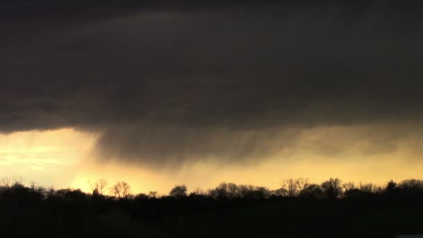 Nubes con lluvia — Vídeo de stock