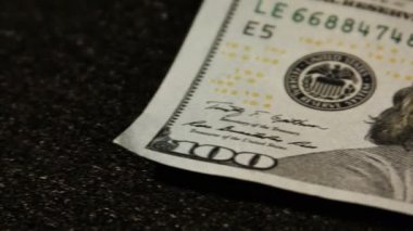 yüz dolar bill