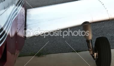 küçük uçak pervanenin dönmesi ile basınçlandırdıktan