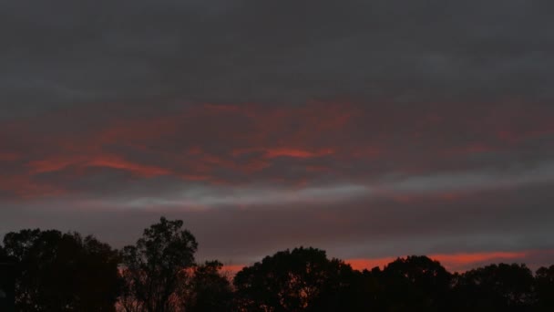 De daling van de oranje zonsondergang — Stockvideo