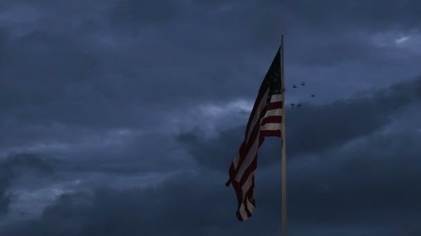 Bandeira americana acenando — Vídeo de Stock