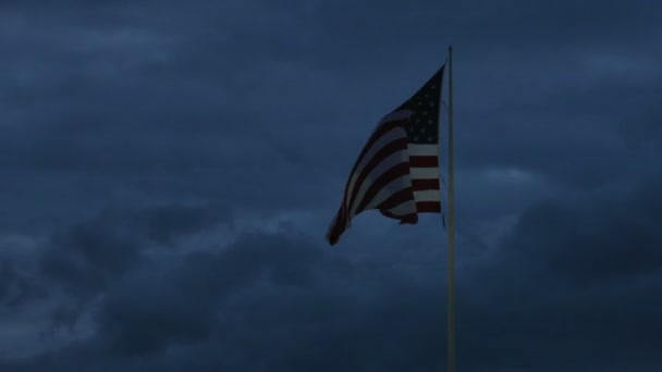 Amerikaanse vlag wapperend — Stockvideo