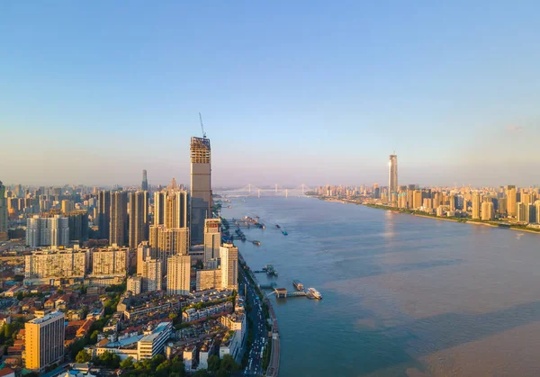 Widok Powietrza Panoramę Wuhan Rzeki Jangcy Super Wysoki Drapacz Chmur — Zdjęcie stockowe