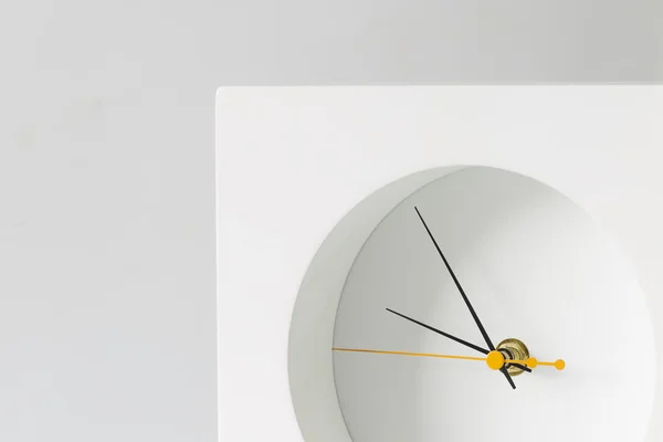 Orologio bianco, minimalismo — Foto Stock