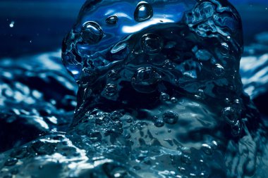 su. damla. sprey. dalgacık.