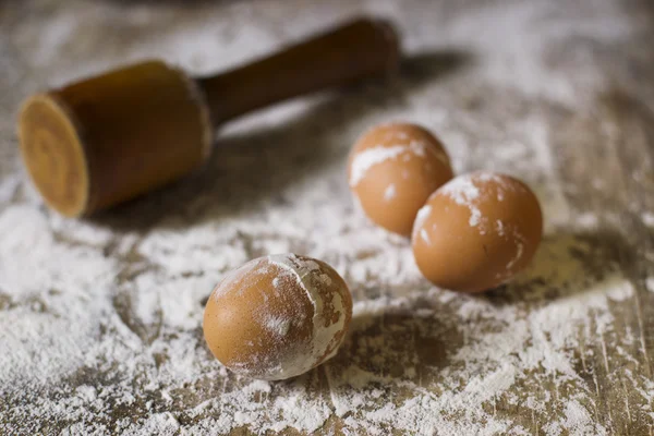 Eggs on a wooden background. — Stock Photo, Image