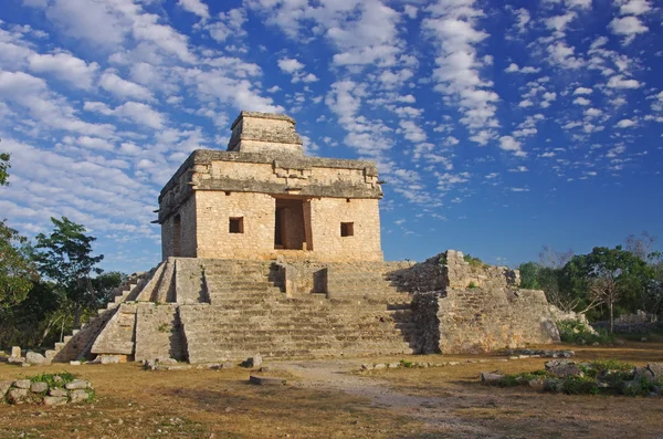 Dzibilchaltun siete muñecas templo Imagen de stock