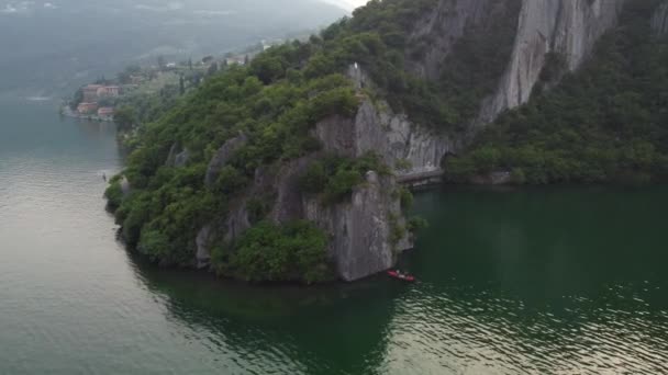 Dron Kruh Pohled Strž Útesy Bogn Krajina Jezera Iseo Lombardie — Stock video