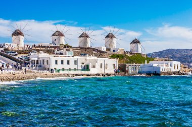 Ünlü Mykonos windmills
