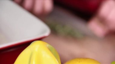 Şef kadar maydanoz bir bıçak ile kesme