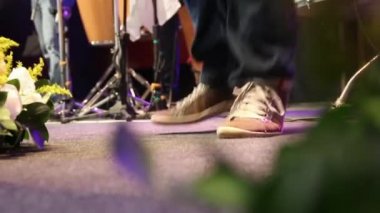 kamera önünde geçen Ayakkabı
