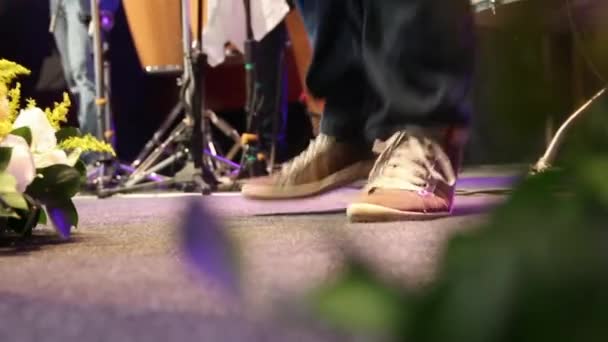 Zapato pasando delante de la cámara Imágenes de stock libres de derechos